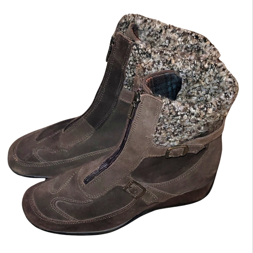 Aquatalia size 8 brown suede and faux fur